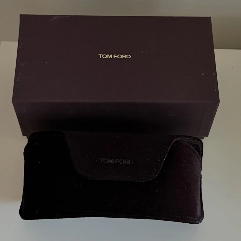 Tom Ford  Guilliana Sunglasses Black Blue lense - Picture 9 of 12